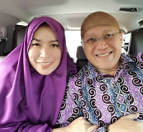 Mario Teguh dan Istri Berangkat Umroh